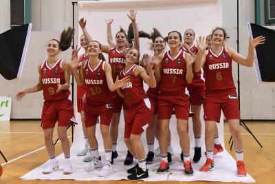 Нина Глонти в составе сборной России начала первенство Европы в Португалии с победы над командой Сербии